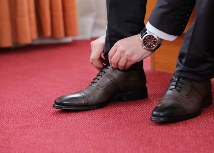کفش رسمی مردانه بنددار