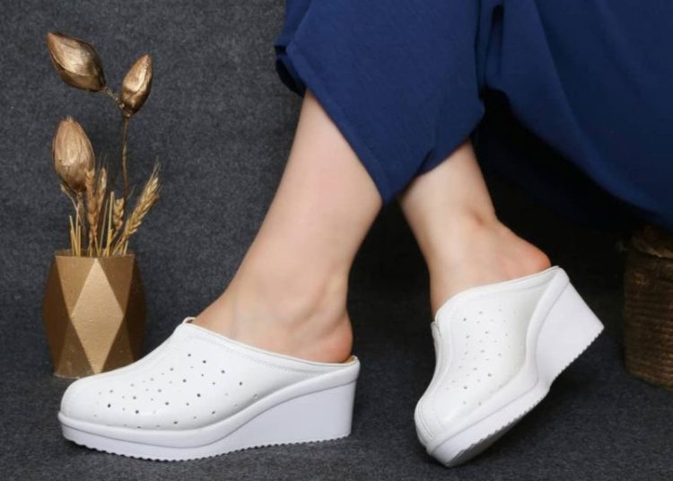 بهترین دمپایی طبی زنانه خارجی و ایرانی (19 مدل صندل طبی اصل) 4 صندل طبی زنانه لژدار