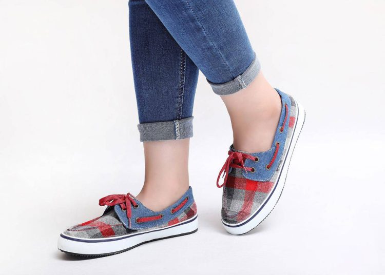 جدیدترین کفش کالج زنانه ( مدل های شیک و با کیفیت 2024) 4 کفش کالج زنانه پارچهای